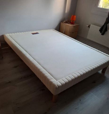 Sommier Simmons NaturaForm hôtellerie 5 étoiles fibres premium